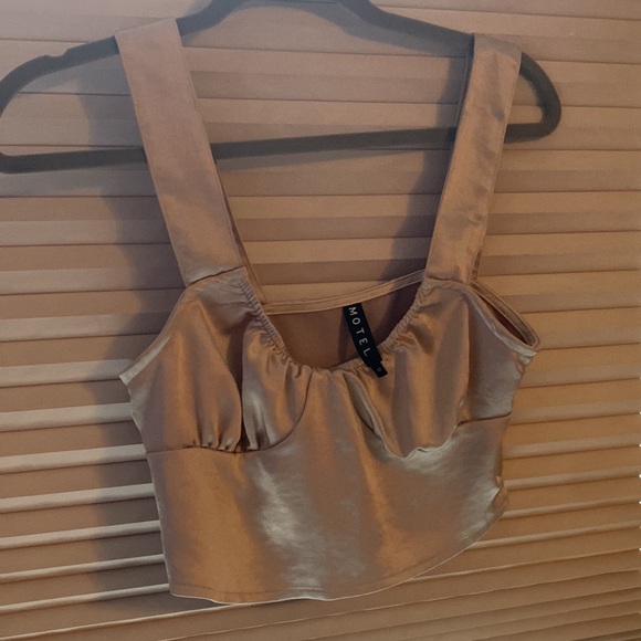 Motel Rocks Going Out Tops - Picture 3 of 8